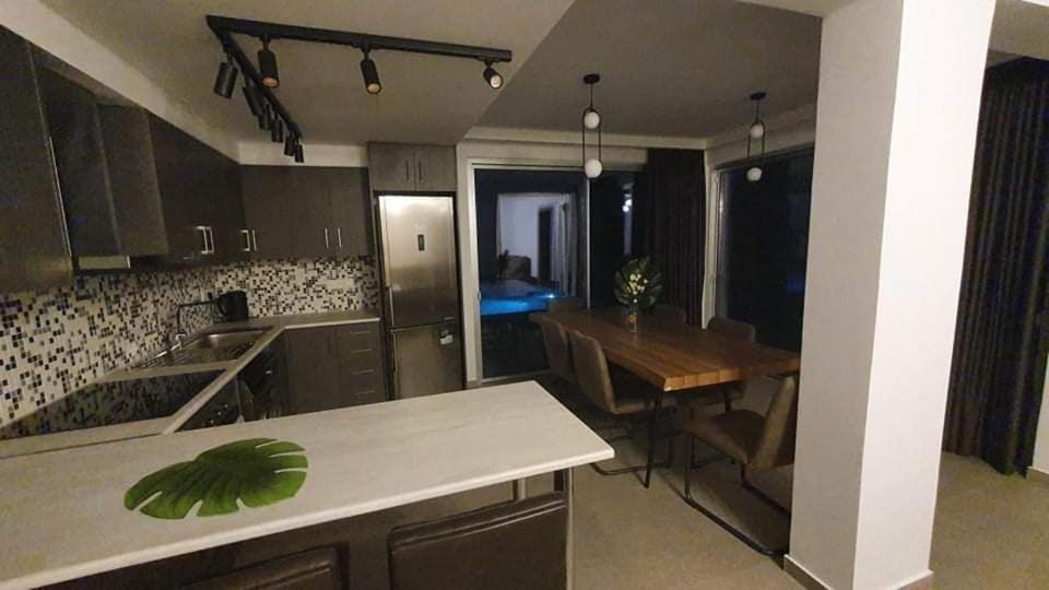Sky Apartment On The Pool Ayia Napa Exterior photo